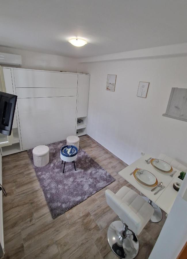 Mini - Water Sports Equipment Apartament